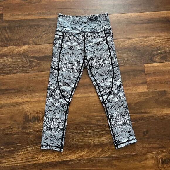 Zyia light n tight snake skin leggings size 0 - Picture 3 of 4